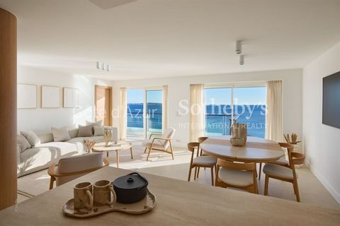 Cannes, Palm Beach, nur wenige Meter vom Meer entfernt, prächtige 4-Zimmer-Wohnung renoviert, 125 m² mit 40 m² Terrasse, mit Blick auf das Meer. Es befindet sich in der obersten Etage eines Luxusgebäudes und verfügt über einen Eingang, ein großes Woh...