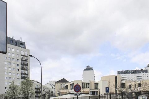 Dit gezellige appartement van 35 vierkante meter in het levendige 15e arrondissement van Parijs is ideaal voor koppels of kleine groepen van maximaal vier personen. Het appartement heeft een licht en uitnodigend ontwerp en beschikt over een comfortab...