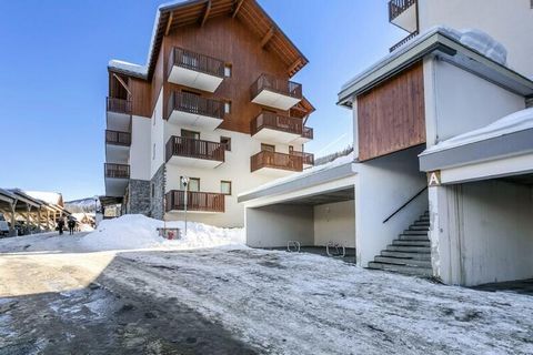 Il Résidence Les Gentianes è un residence situato a Puy Saint Vincent 1800, a 800 metri dal cuore della località e imprese. È composto da piccoli edifici che si inseriscono perfettamente nell'ambiente in legno e pietra. Gli appartamenti, spaziosi e a...