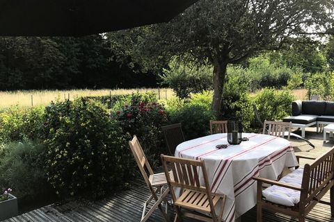 A Berry, vicino a Châteauroux, al Centro nazionale di tiro sportivo (CNTS) e alla George Sand House. Piacevole residenza situata nel parco del castello di Clavières, al confine con l'Indre, con un bellissimo bosco in cui potrete passeggiare e navigar...