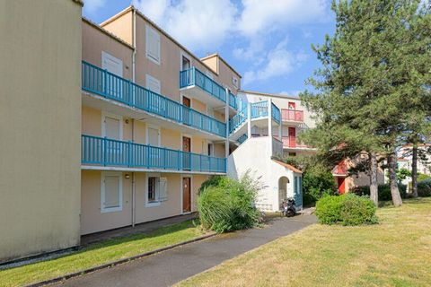 La Résidence Port Bourgenay - maeva Home est située à Talmont-Saint-Hilaire, en Vendée, à seulement 9 km des Sables-d'Olonne. C'est un véritable domaine de 90 hectares entouré d'une pinède et donnant directement sur un lac. La résidence piétonne est ...