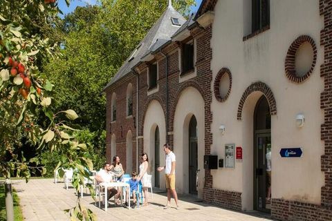 De Résidence Goélia du Parc*** verwelkomt u in het hart van een bosrijk en groen park van 2,5 hectare. Tussen zee en platteland verblijft u in een van de 8 kleine gebouwen met klassieke architectuur. Alle appartementen hebben uitzicht op het park. Al...