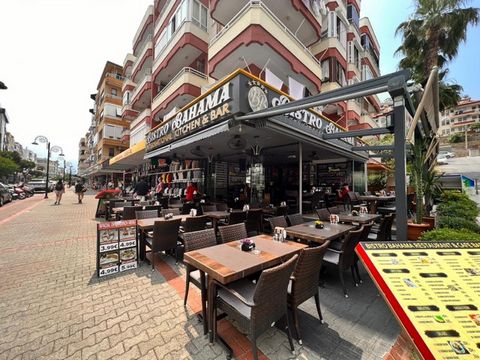 This exclusive commercial property is located in the sought-after Damlatas area of Alanya, just 200 meters from the beach and 50 meters from Ataturk Street. With its strategic location on the Muze Yolu, the property spans the corner of the building, ...