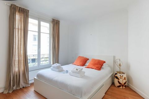 Bienvenido a nuestro encantador apartamento de 50 m² totalmente equipado. Está situado en el tranquilo distrito 16, cerca de los muelles de Seine, el Bois de Boulogne, Roland-Garros y el Parque de los Príncipes. A pocos pasos de la estación de metro,...