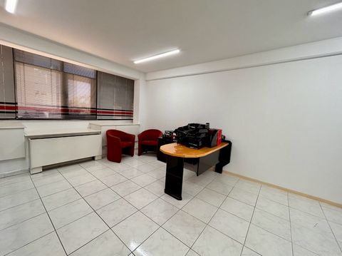 Limassol City - Agia Zoni, Office For rent, floor: 3rd. The property is 210 sq.m., and it has: 6 spaces, 2 bathrooms, energy certificate: Not required. The property's status is: Good condition. The Office is Painted, Furnished. Price: €3,900. Century...