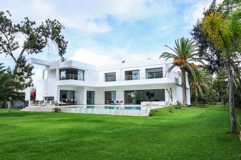 Located in Rabat. Discover this sumptuous villa located in the prestigious Ambassador District of Rabat, Morocco. Spanning an area of 700 m², this property offers exceptional living space with 8 rooms, including 3 spacious bedrooms. Enjoy modern comf...