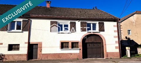 Vous recherchez une maison offrant confort, tranquillité et proximité de l'école ? Découvrez cette maison mitoyenne, idéale pour une famille, à 15 minutes de Remiremont et bénéficiant d’un terrain sans vis-à-vis. Au rez-de-chaussée, vous trouverez un...