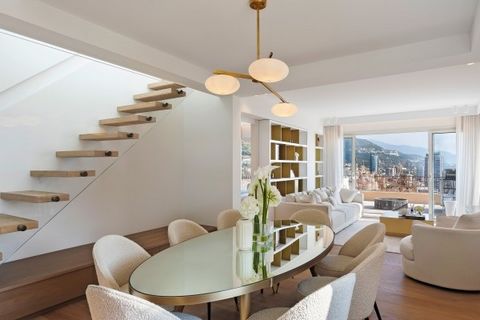 The ‘Le Bettina’ building is located in the quiet, residential Jardin Exotique district, close to all amenities. This unique duplex penthouse for sale is located on the 5th and 6th floors of the residence, with a private entrance and landing. The fla...