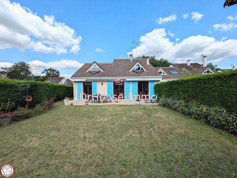 Cette charmante maison de 6 pièces d’environ 127m² située à l’orée du bois dans le quartier tant recherché des Clairières de la commune de Verneuil sur Seine, est une perle rare qui allie confort et nature. Dès l’entrée spacieuse, vous êtes accueilli...