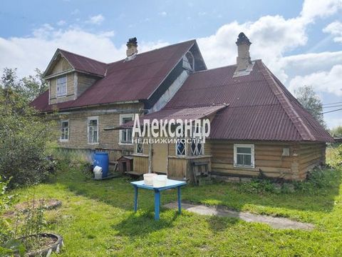 1700257 Гатчинский район, дер. Кургино продается жилой бревенчатый дом с верандой. Общая площадь 136 кв.м. На первом этаже расположены четыре комнаты (28,4+17+7,5+5) кв.м. кухня и веранда 11 кв.м. Второй этаж мансардный с тремя комнатами (9,2+7,7+6,5...