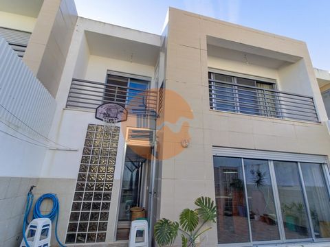 The villa has three floors, distributed as follows: Ground floor - Entrance hall and staircase to the first floor and basement; - Office/bedroom; - Full bathroom (with window); - Large common room divided into two spaces: living room and dining room;...