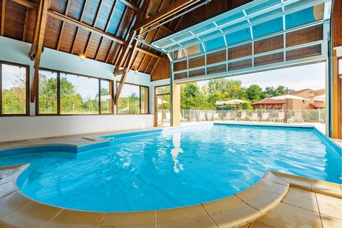 There are interconnected holiday apartments at the holiday centre, accommodating 4 to 6 people (FR-24100-05), 6 people (FR-24100-06) and 8 people (FR-24100-08). The holiday apartments are comfortably appointed, and each apartment has a non-enclosed g...