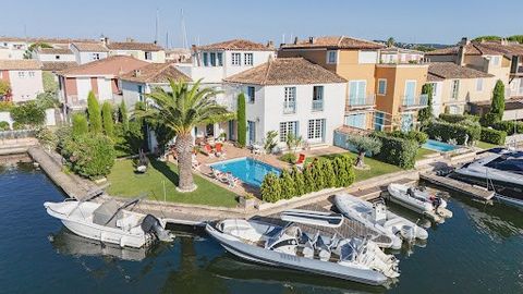 Découvrez l'élégance et le raffinement de cette magnifique villa de 347 M2, située au coeur de la prestigieuse Marina de Port Grimaud. Ce bijou architectural exposé plein sud ouest, vous offre une vue imprenable sur les canaux de la Venise provençale...