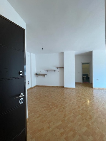 Two bedroom apartment for sale only 150m distance from the promenade. The apartment consists of two bedrooms two bathrooms living room kitchen area and a spacious balcony. Surface 116 m2 It is located on the fourth floor of a new residence. Skenderbe...