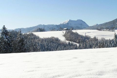 Quietly located, spacious holiday home area, spacious on sunny south and west slopes in the middle of the Chiemgau, near Chiemsee, Reit im Winkl and Inzell (708 m above sea level). The right environment for relaxing hikes directly from the holiday pa...