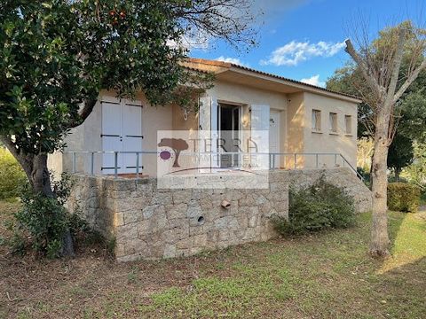 Terra Immobilier offers for sale, in the town of Solenzara (Favone), a non-detached mini villa of type T3 of 57 m2, fully furnished and equipped. It is located in the holiday residence 'Lisa Maria' which offers beautiful services including a swimming...