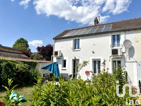iad France - Aurélia Amaral vous propose: Charmante Maison Familiale de 6 Pièces avec Jardin et Garage à Saint-Clément Située dans le paisible village de Saint-Clément, cette charmante maison familiale offre un espace de vie chaleureux et confortable...