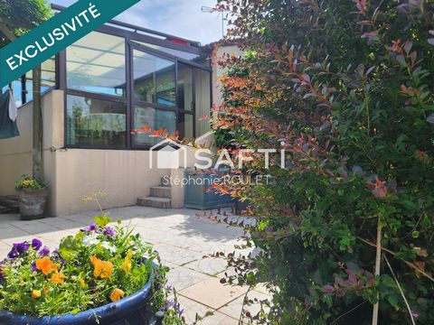 Maison sur sous-sol dans le bourg de BOURNEZEAU