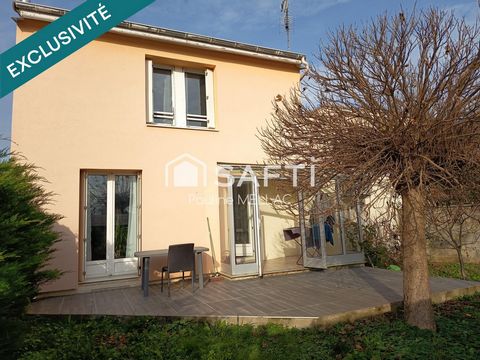 Située dans la charmante ville de Prissé , cette maison rénovée est idéale pour une famille