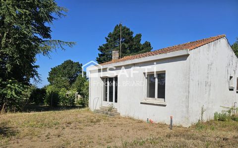 Vairé. Maison 54m2 à rénover. terrain 667m2