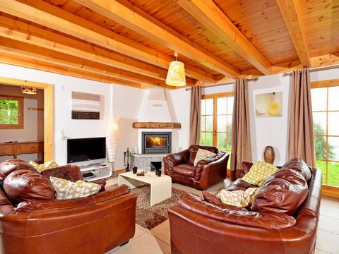 The Chalet Bellevue, cosy, well-furnished with chimney on 2 floors. Ideally situated, you can go to the chalet in car. It offers a marcellous view over the environment. The chalet is located 900 m away from the slopes. So, you will can take advantage...