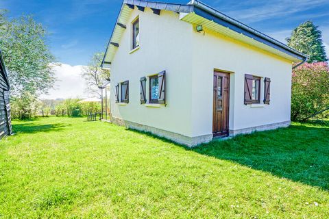 Are you dreaming of combining comfort and modernity with countryside and nature on your holiday? This holiday home is made for you! Located in Porcheresse Daverdisse, this holiday home can accommodate 5 people in 2 bedrooms. Ideal for a family, kids ...