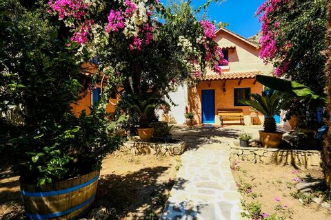 This holiday home with 1 bedroom for 2 people is full of lush greens and colourful flowers that you wouldn’t want to move away from the balcony at all! Ideal for a couple with children or a small group, you can enjoy delicious barbecues on the balcon...