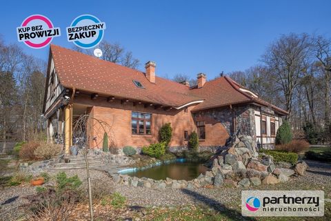 The offer includes an exceptionally stylish DOM on the outskirts of Elbląg surrounded by forest The property borders the Bażantarnia forest park. The dignified and classically designed house has a typical hunting character HOUSE with an area of 379.0...
