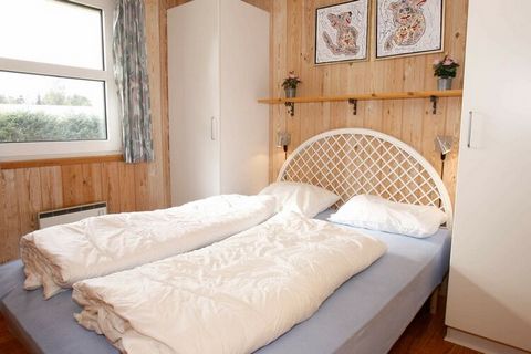 Holiday cottage located on a planted plot with fine shelter. Pool area, where, besides swimming pool with a swim coach (a kind of wave and current machine), there is a whirlpool, sauna and heated floors. There is also an energy-saving air-to-water he...