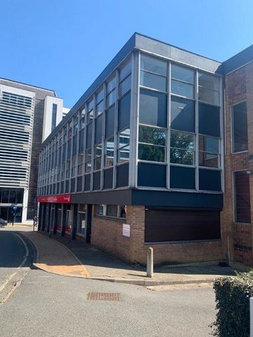 Office Block Beeswing House For Sale in Wellingborough United Kingdom Esales Property ID: es5553805 Property Location 31 Sheep Street Offices Wellingborough Northamptonshire NN81BZ United Kingdom Price £800,000 Property Details With its glorious natu...