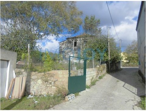 Land with 1520m2 with vacant house in ruins, intended for a 3-storey residential building with a construction area of 380m2. With well out of service (flooded) but recoverable, fruit trees. Land with unobstructed views, good location, close to commer...