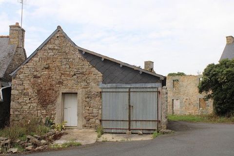 Renovated presbytery of 56m² and an outbuilding of 70m² all on a plot of 1700m² in the heart of the town 12 minutes from Quintin Electricity, water and sewerage nearby To visit and support your project, contact DANIEL DEMOY at ... or by May ... This ...