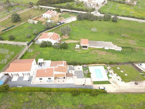 This 5 Bedroomed 4 Bathroomed Quinta is in the sought after Village of Odiaxere. A few minutes drive from the Marvellous City of Lagos with its numerous stunning beaches. Wonderful Quinta with Pool, Lagos, Algarve €690,000 The Quinta is surrounded by...