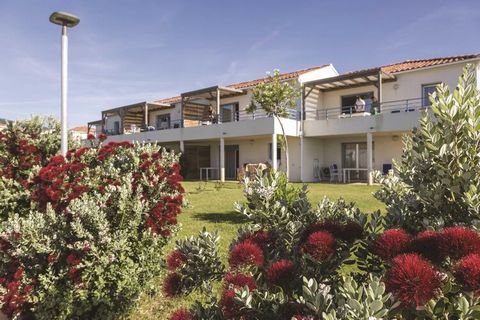 Résidence Acqua Linda consists of ten modern, 1-storey pavillions housing neat apartments. You can choose from the following types: a 4-person, 2-room apartment (FR-20230-44) a 6-person, 2-room apartment with sleeping cabin (FR-20230-45) a 6-person, ...