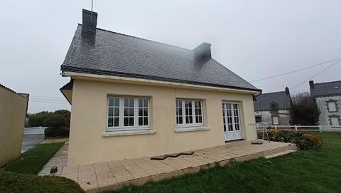 Very rare real single-storey house ideally distributed, and located in the countryside with quick access to the expressway and the TGV station of Rosporden. This house has many assets for a harmonious family life, the large enclosed park of 1000m2, a...