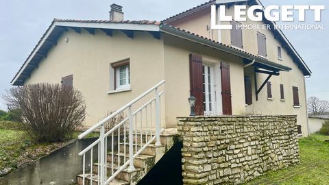 A26456MUC16 - Beautiful architect-designed house ideal for a large family, professional activity or gite. The house has a total surface area of 372 m2 (272 m2 living space and a full basement of 160 m2 accessed via a separate entrance). This spacious...