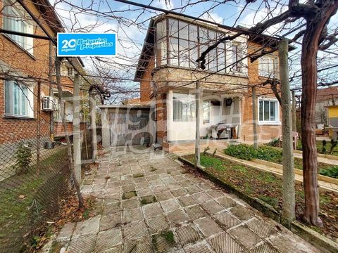For more information, call us at ... or 02 425 68 57 and quote property reference number: ST 84005. Responsible broker: Gabriela Gecheva We offer a floor of a house located on a quiet street in the town of Elhovo. The town is situated on the left ban...