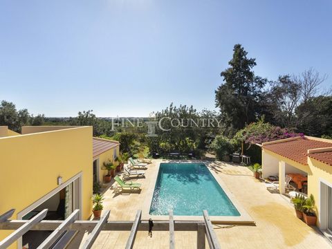 Santo Estêvão - Tavira : Semi-detached 3-bedroom villa with pool, annex, and garden. Located on the outskirts of Santo Estêvão, in a quiet, rural setting, this property spans approximately 2000m2 land and is particularly pleasant. This charming littl...