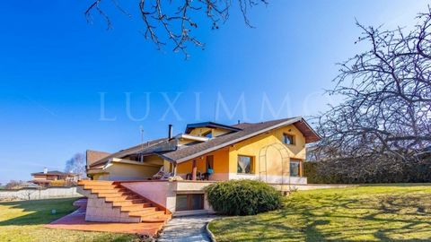 LUXIMMO FINEST ESTATES: ... We present for sale a fully finished and lovingly furnished house, designed and filled with high-end materials in order to provide the most comfortable living. Permission for use - November 2007 The property is located in ...