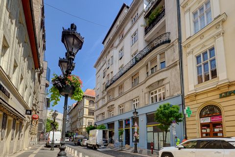 Fantastic location next to the Basilica - apartment for sale with a balcony! Located in District 5, only a few steps away from the St Stephen's Basilica, a 74 sqm beautiful apartment is available for sale. The property is situated on the 3rd floor of...