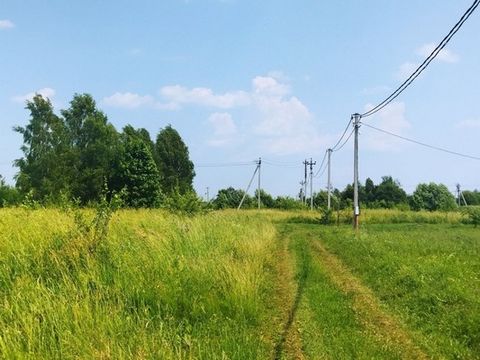 Продается земельный участок со всеми коммуникациями. Прекрасное место для проживания и отдыха (постройки дома) вдали от городской суеты. Красивые места - лес, пруд. Круглогодичный подъезд. Удобно добираться по Каширскому или Симферопольскому шоссе. Д...