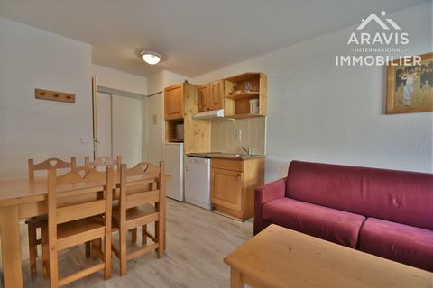 Guaranteed rental income (commercial lease) while having a pied-à-terre in the area. A few minutes from Lake Annecy and a stone's throw from the golf course of Giez, this charming apartment is located in a 3* classified tourist residence. Fully furni...