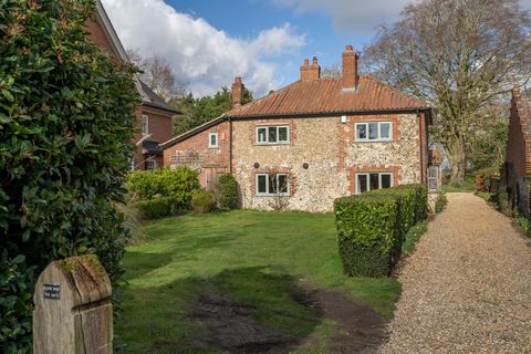 If you enjoy spending time outside, you’re a keen gardener, you love nature or you simply want a place where your family can live a healthy outdoor lifestyle, this is the one for you. A charming and newly restored cottage set in just over an acre of ...