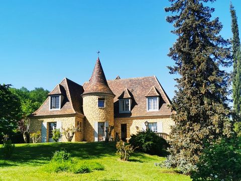 EXCLUSIVE TO BEAUX VILLAGES! Spacious detached house set in private wrap around gardens with swimming pool, large terrace and summer kitchen. Stunning stone house with 'fairy tale' tower, a deeply set roof which is all reminiscent of Périgord style w...