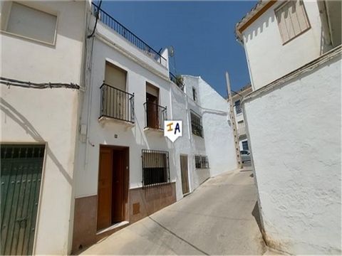 Situated in El Esparragal, which is located right on the edge of the Parque Natural de la Sierras Subbeticas, one of the most beautiful parts of inland Andalucia, in the province of Cordoba, Spain. This well presented 3 bedroom, 2 bathroom townhouse ...