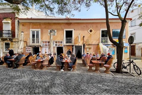 O Restaurante Império do Mar é um estabelecimento localizado em Lagos , uma cidade pitoresca na região do Algarve , em Portugal. Este restaurante possui uma localização premium a 300m da Marina , com vista para o mar do terraço e uma ampla esplanada ...