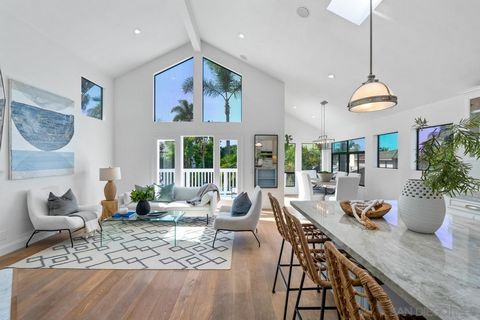 Exquisite Del Mar Retreat with 4+1 Bedrooms, 5.5 Bathrooms, and a Pool Oasis Welcome to 13664 Mar Scenic Drive, a stunning coastal residence nestled in the prestigious community of Del Mar, 92014. This luxurious 4+ bedroom, 5.5-bathroom home offers t...
