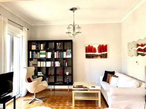 Impresionante apartamento de 100 metros cuadrados en Nea Smyrni, Atenas - Suburbios del sur Descubra el lujo de vivir en un apartamento único de 100 metros cuadrados en el corazón de Nea Smyrni, que ofrece una experiencia de vida cómoda y elegante. C...