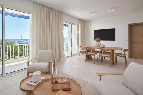 In a luxury residence, superb renovated and decorated apartment, sold furnished with a cellar and a garage Superb sea view 4 en-suite bedrooms equipped kitchen Fees charge seller. ENERGY CLASS: 99 B CLIMATE CLASS: 3 A (March, 28 2023) Estimated avera...