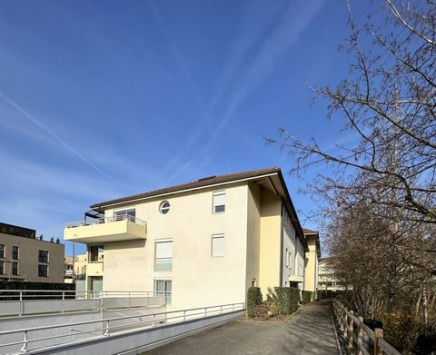Exclusive agency Matesa immobilier, Ferney-Voltaire 01210, T4 4 rooms of 111m2 with balcony, cellar and garage in the basement with MATESA IMMO 2 steps from the center of Ferney-Voltaire, in a fenced and secure luxury residence with gate and large gr...